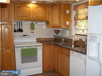 1523 Heather Road Huntingdon Valley, PA 19006 - Photo 5 of 12 Kitchen
