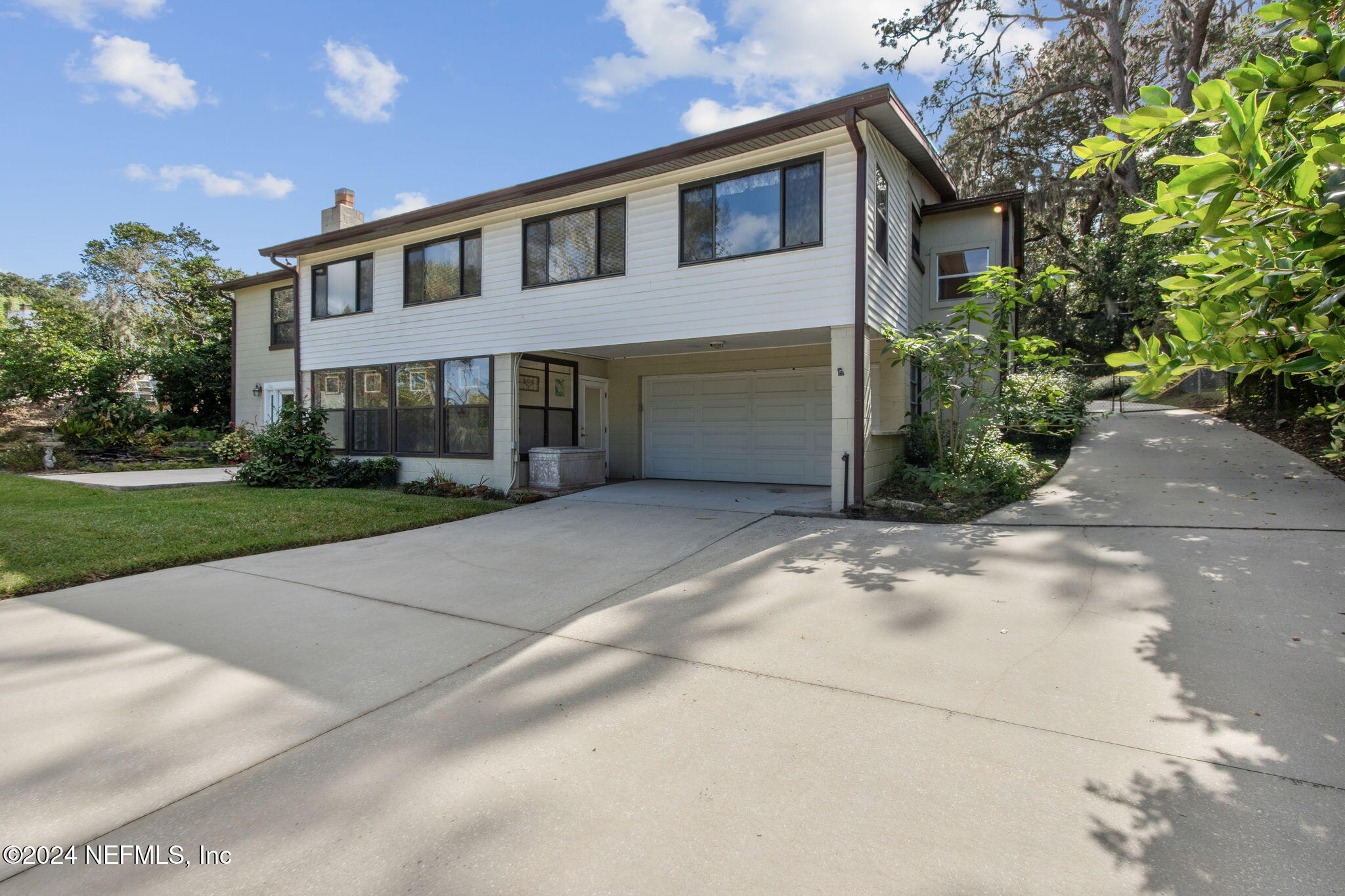 5031 Degrove Road Jacksonville, FL 32207 - Photo 2 of 81 Creek side