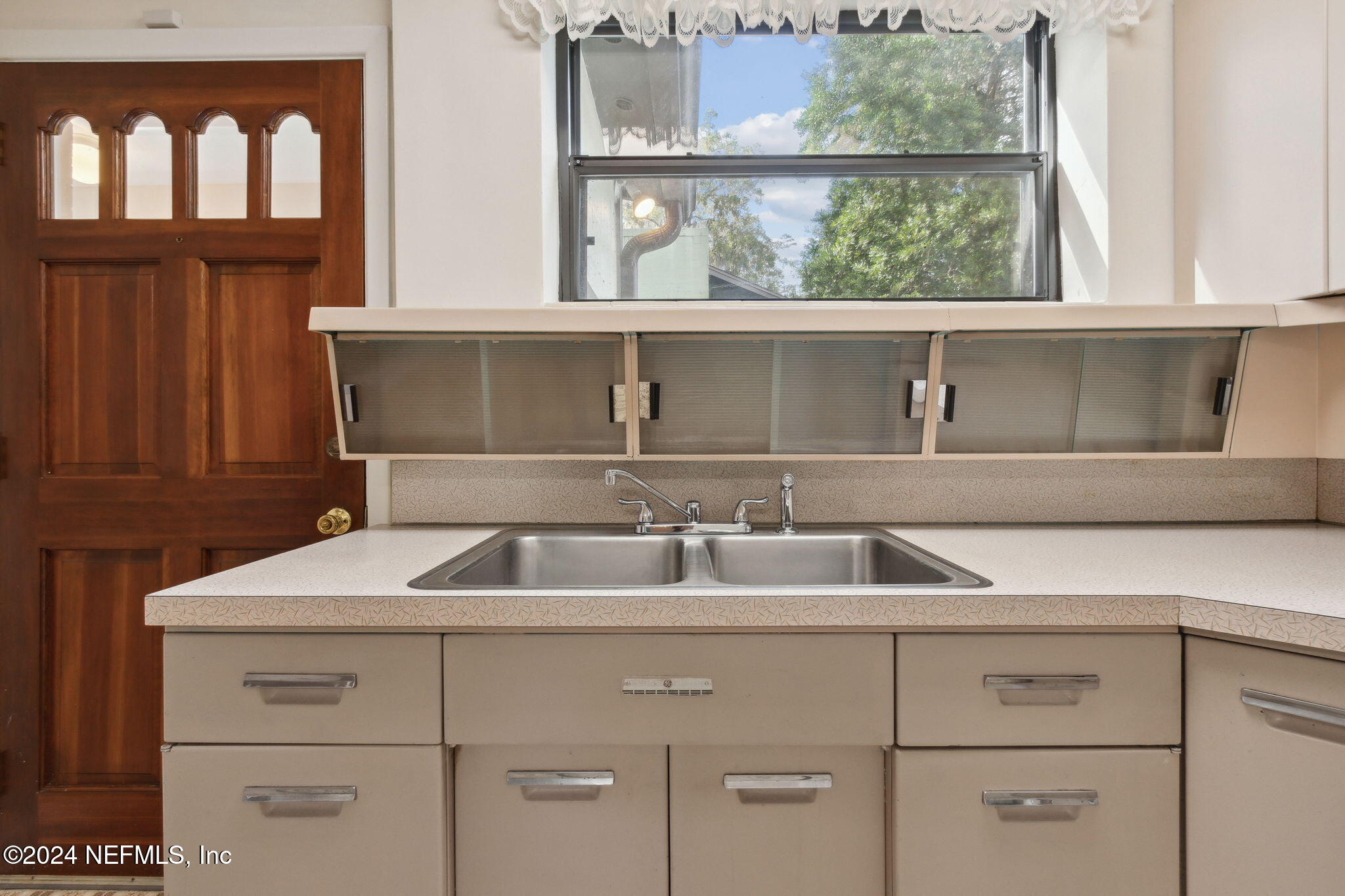 5031 Degrove Road Jacksonville, FL 32207 - Photo 21 of 81 Retro kitchen