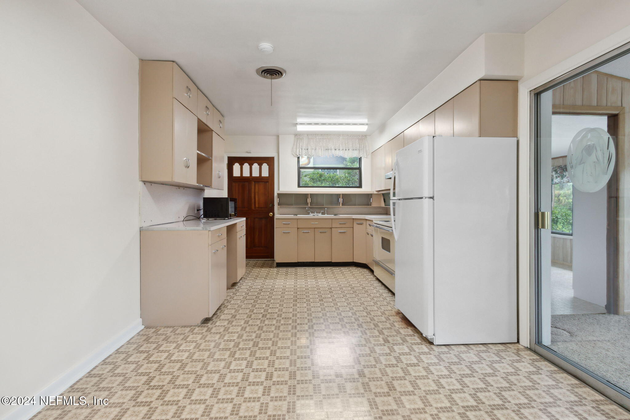 5031 Degrove Road Jacksonville, FL 32207 - Photo 24 of 81 Retro kitchen