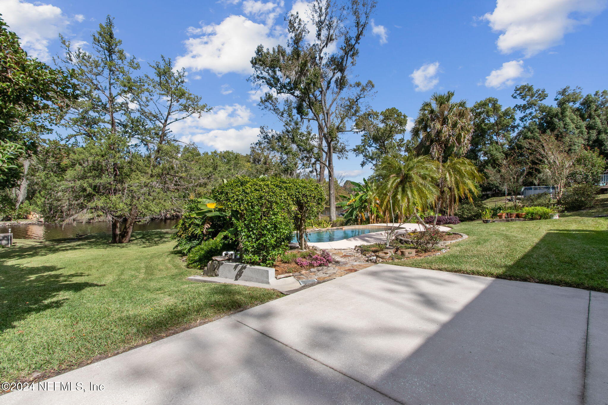 5031 Degrove Road Jacksonville, FL 32207 - Photo 66 of 81 Back patio