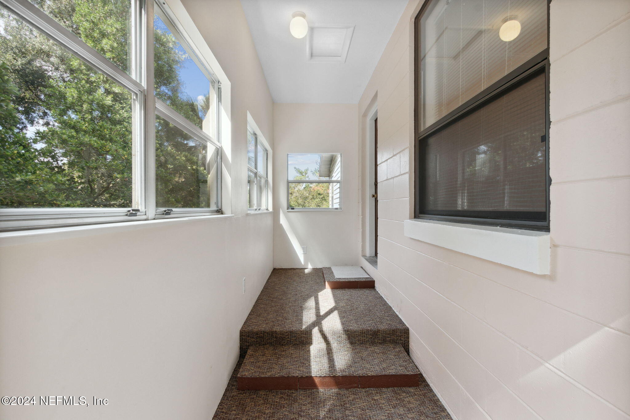 5031 Degrove Road Jacksonville, FL 32207 - Photo 7 of 81 Side porch