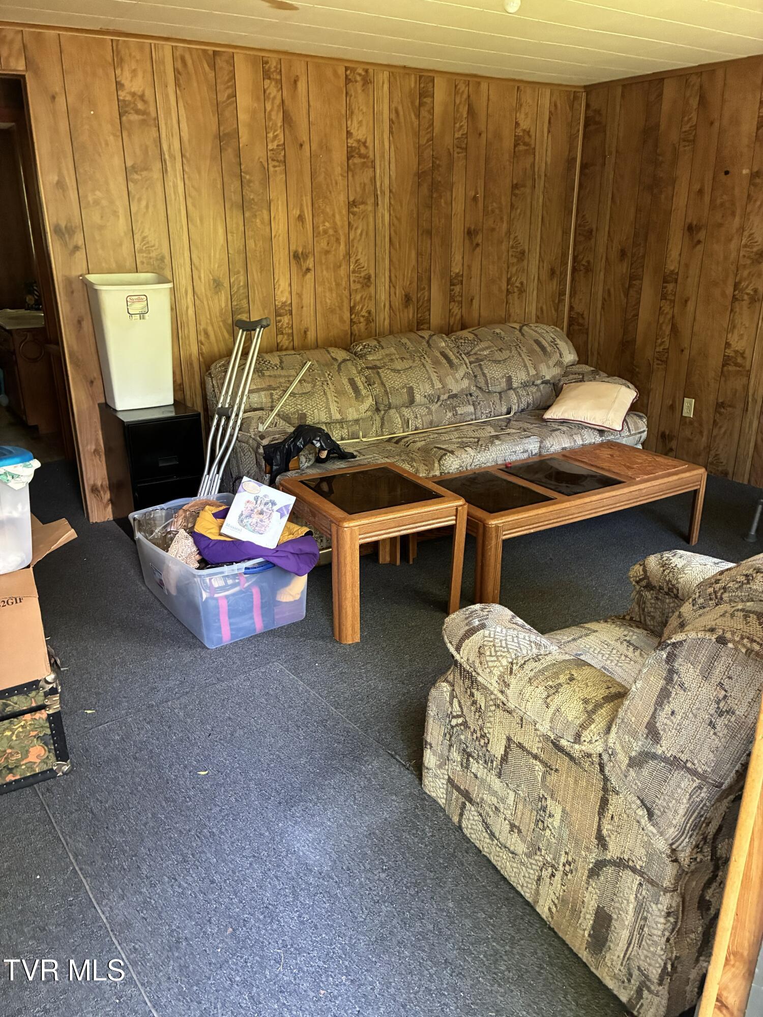 940 Middle Creek Road Afton, TN 37616 - Photo 57 of 80 apartment living room