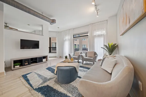 $1,750 | 1901 Post Oak Boulevard, Unit 2504, Houston, TX 77056