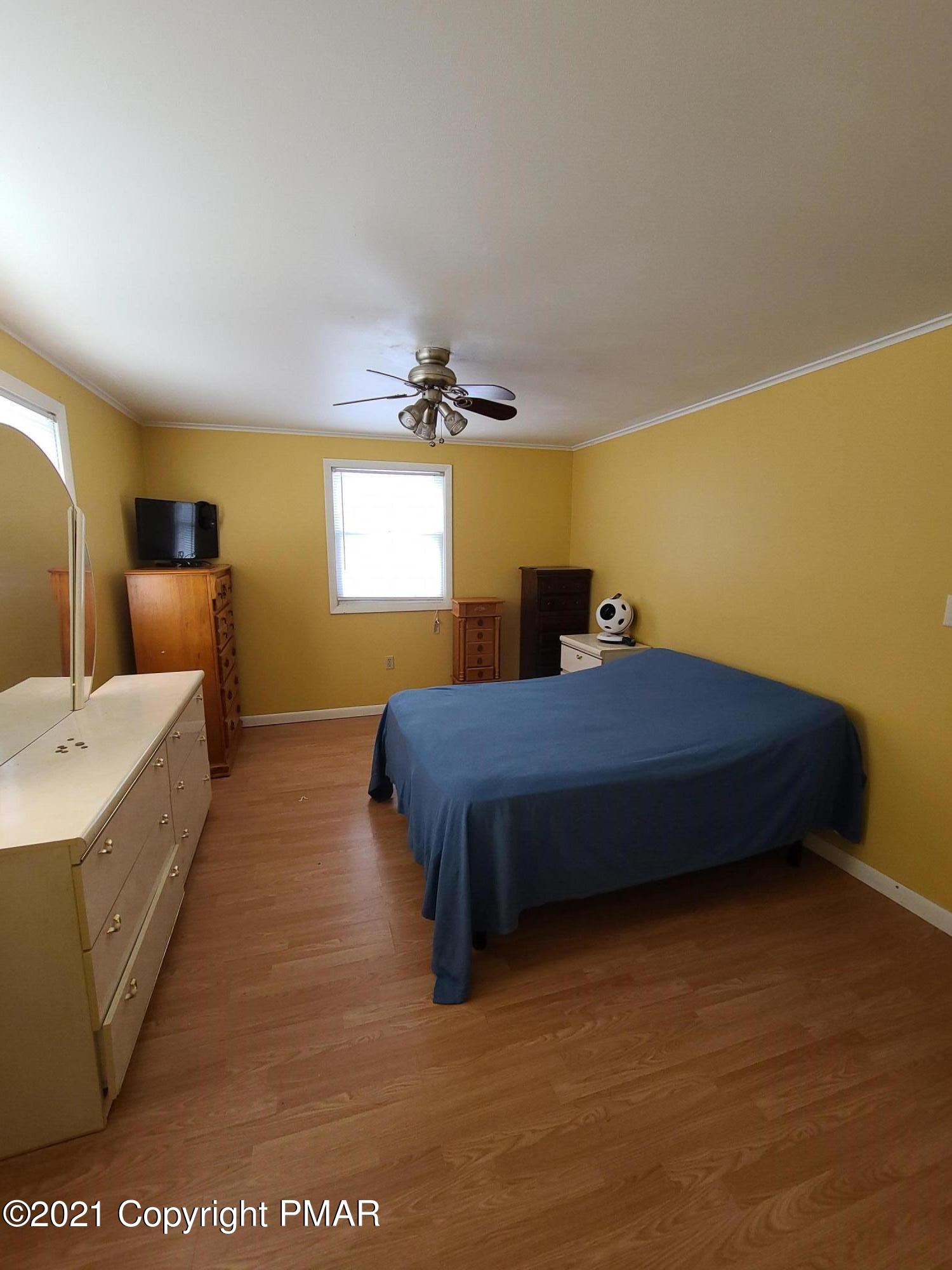 253 Center Road Stroudsburg, PA 18360 - Photo 5 of 13 253 mas bed