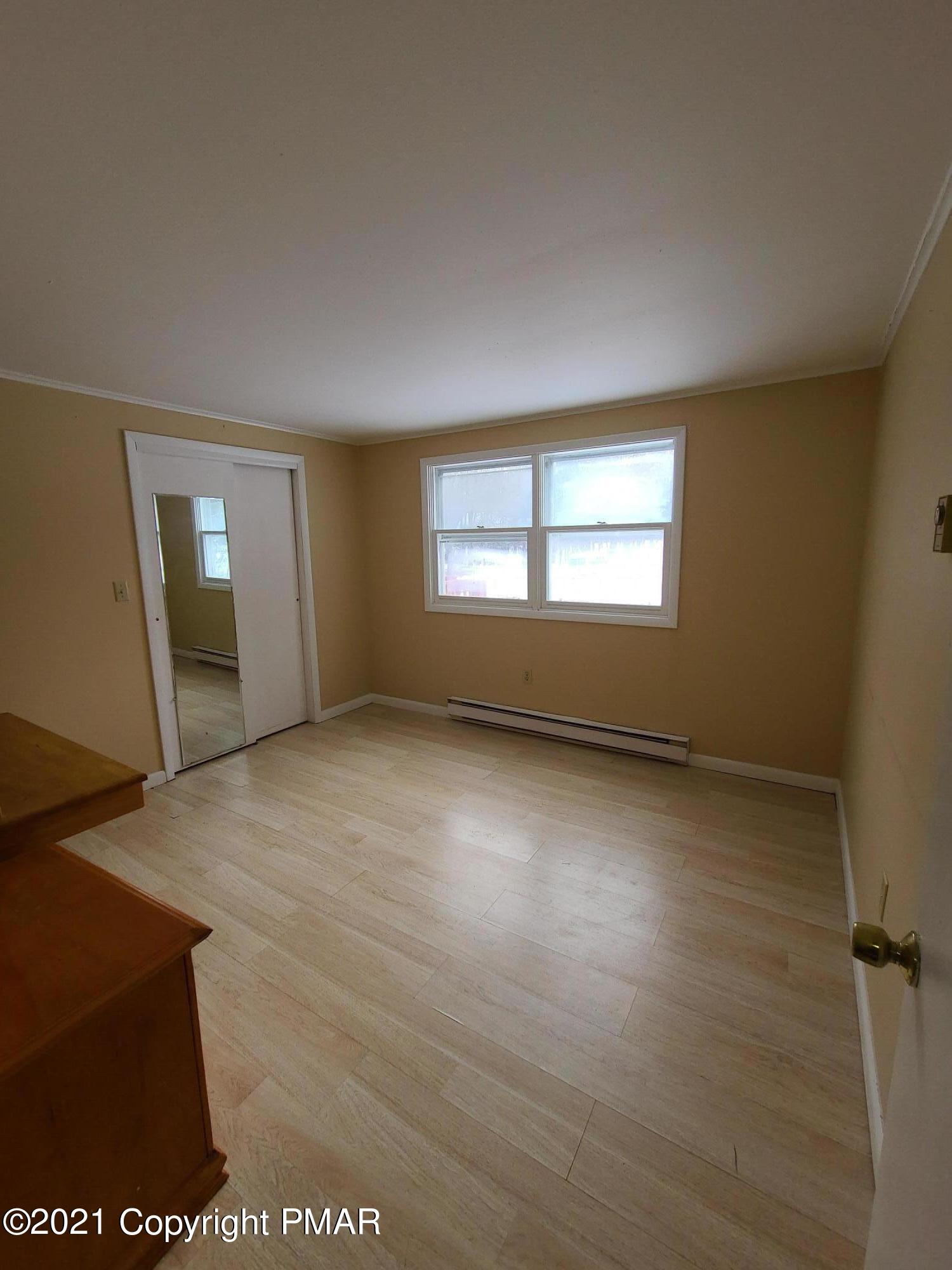 253 Center Road Stroudsburg, PA 18360 - Photo 8 of 13 253 bed 3