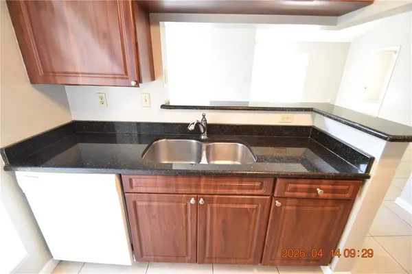 $1,725 | 8605 Mallard Reserve Drive, Unit 203, Tampa, FL 33614