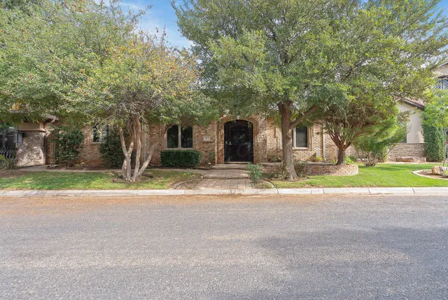 a view of a house with a outdoor space