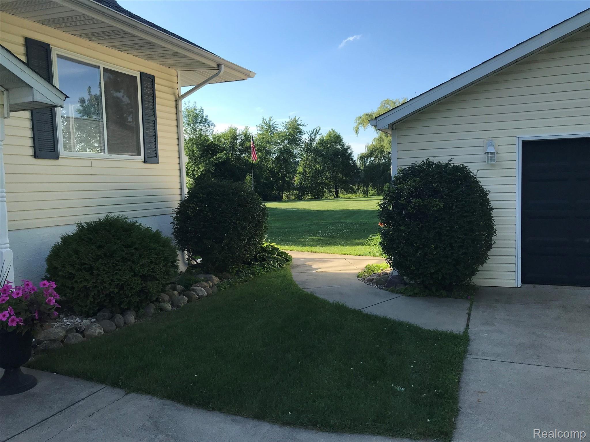 5962 West Oregon Road Lapeer, MI 48446 - Photo 6 of 22 IMG_0309.jpg