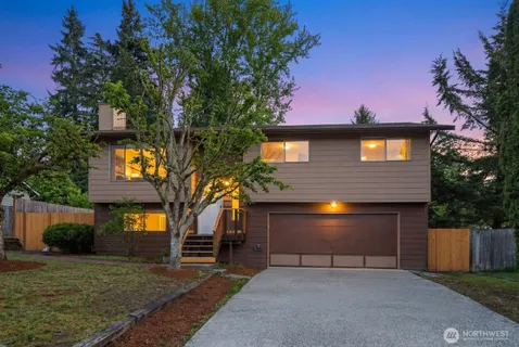$895,000 | 7528 206th Place Northeast, Redmond, WA 98053