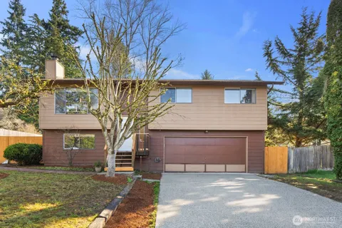 $895,000 | 7528 206th Place Northeast, Redmond, WA 98053