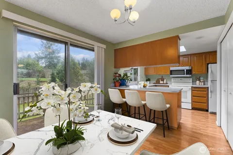 $895,000 | 7528 206th Place Northeast, Redmond, WA 98053