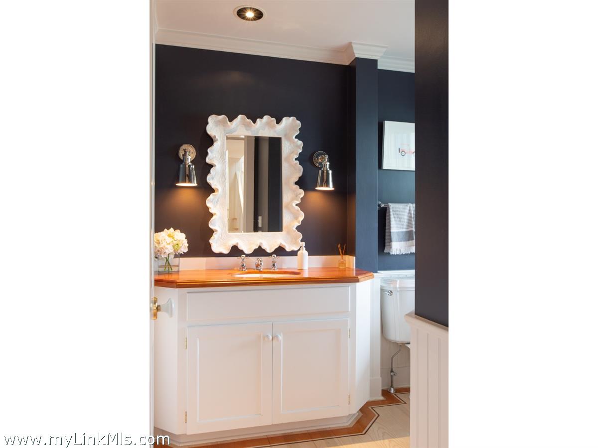 136 Miacomet Road Nantucket, MA 02554 - Photo 4 of 46 Gallery Image 4