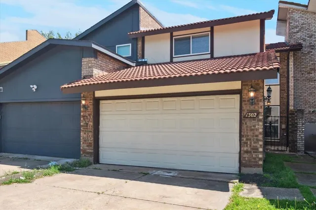$2,300 | 1302 Summerwood Lane, Richardson, TX 75081