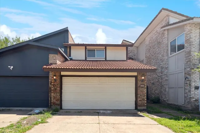$2,300 | 1302 Summerwood Lane, Richardson, TX 75081