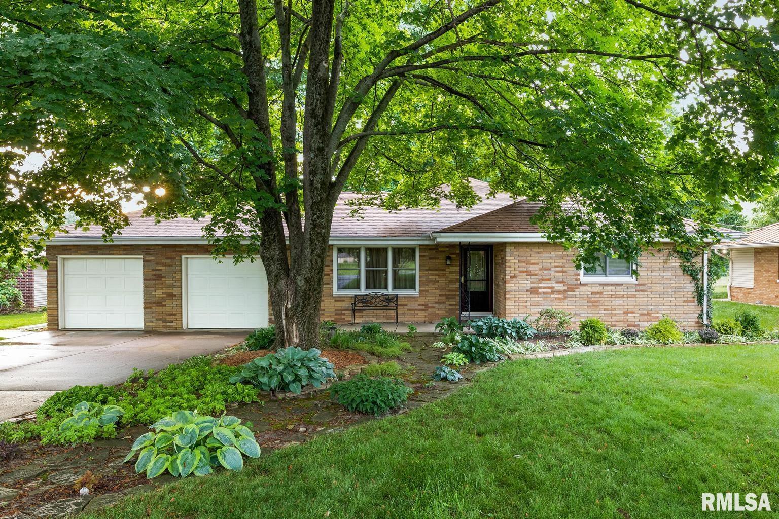 1813 Highview Road East Peoria, IL 61611 - Photo 1 of 44 Gallery Image 1