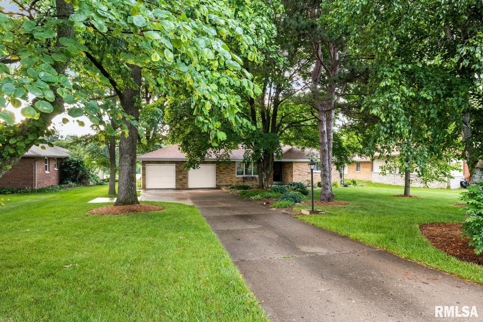 1813 Highview Road East Peoria, IL 61611 - Photo 3 of 44 Gallery Image 3