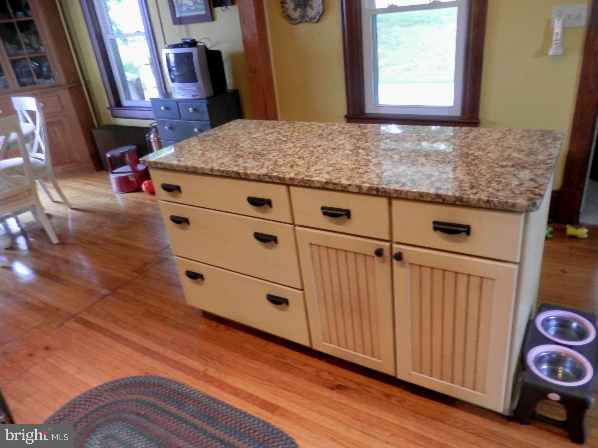 14405 Edgemont Road Smithsburg, MD 21783 - Photo 13 of 29 Kitchen