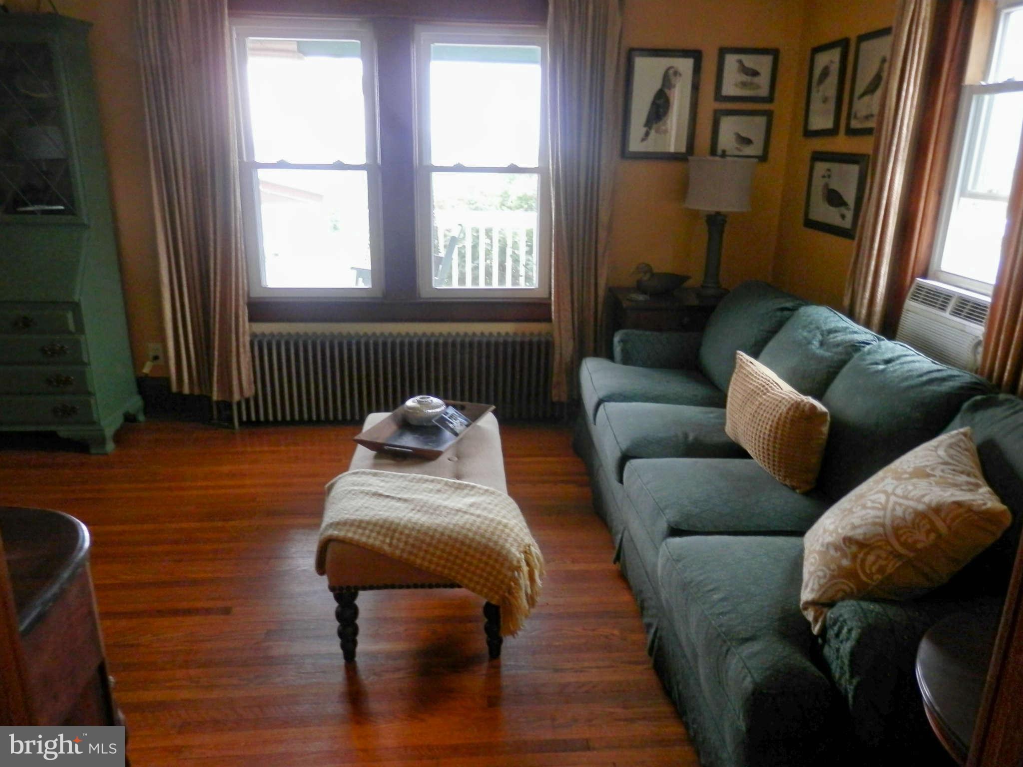 14405 Edgemont Road Smithsburg, MD 21783 - Photo 16 of 29 Living Room