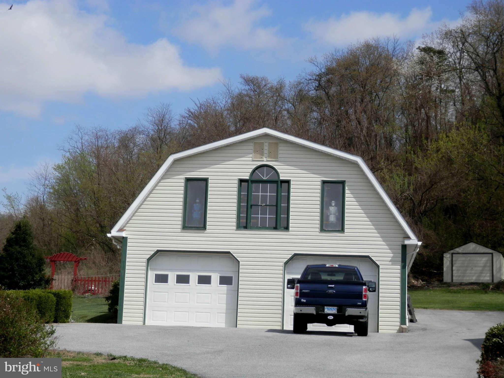 14405 Edgemont Road Smithsburg, MD 21783 - Photo 22 of 29 Exterior Front Garage