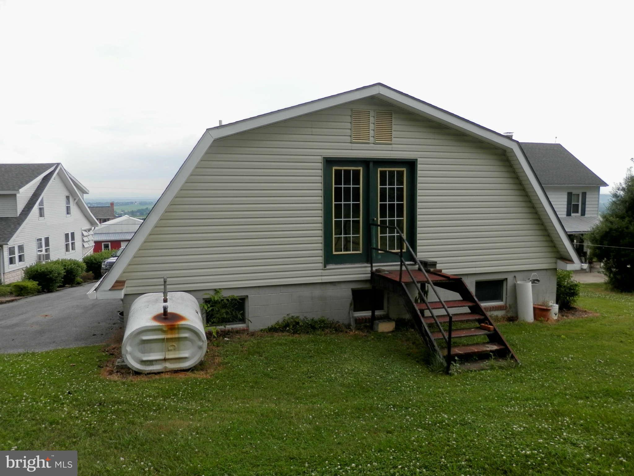 14405 Edgemont Road Smithsburg, MD 21783 - Photo 23 of 29 Garage Rear