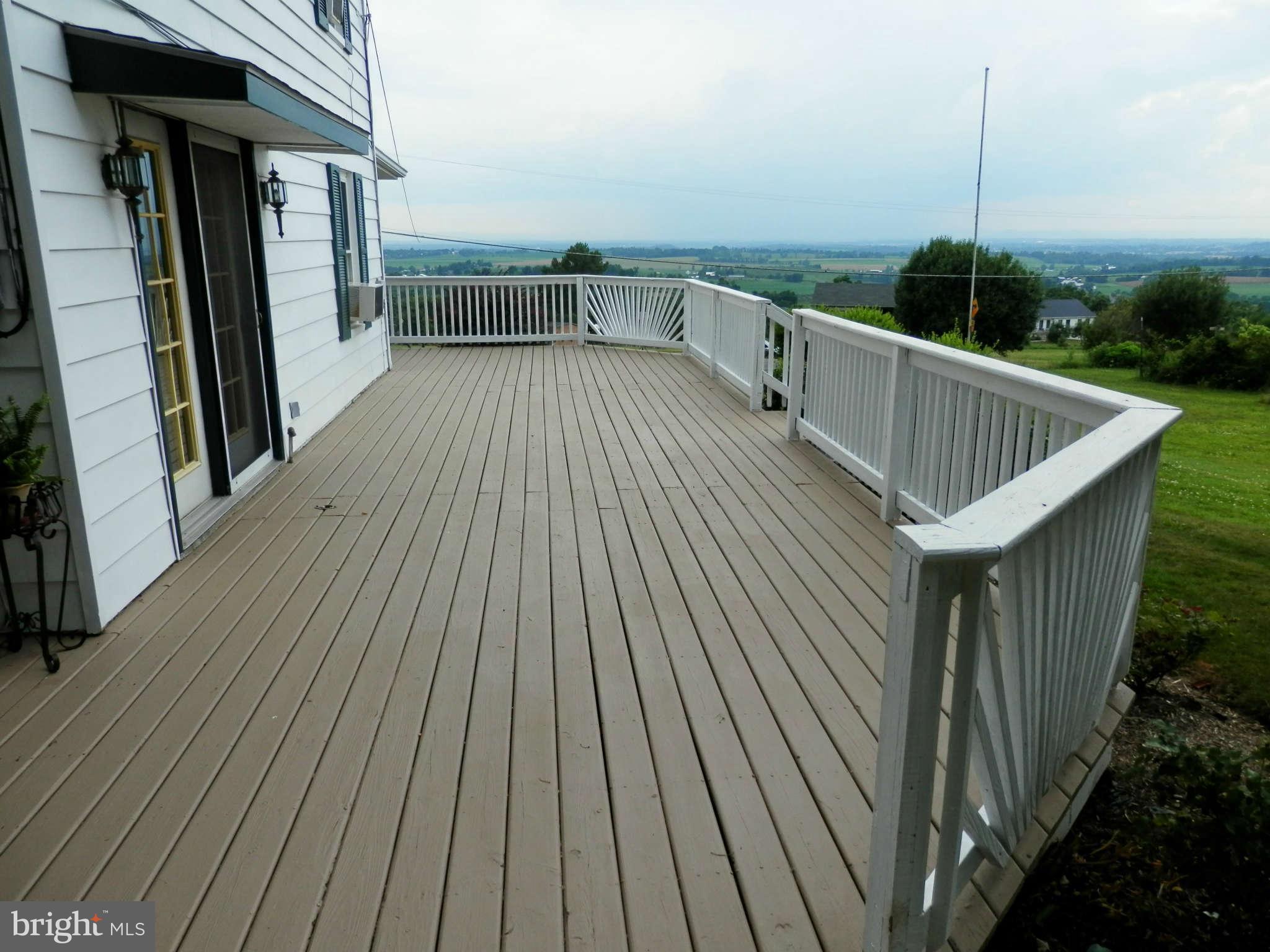14405 Edgemont Road Smithsburg, MD 21783 - Photo 9 of 29 Exterior Rear Deck