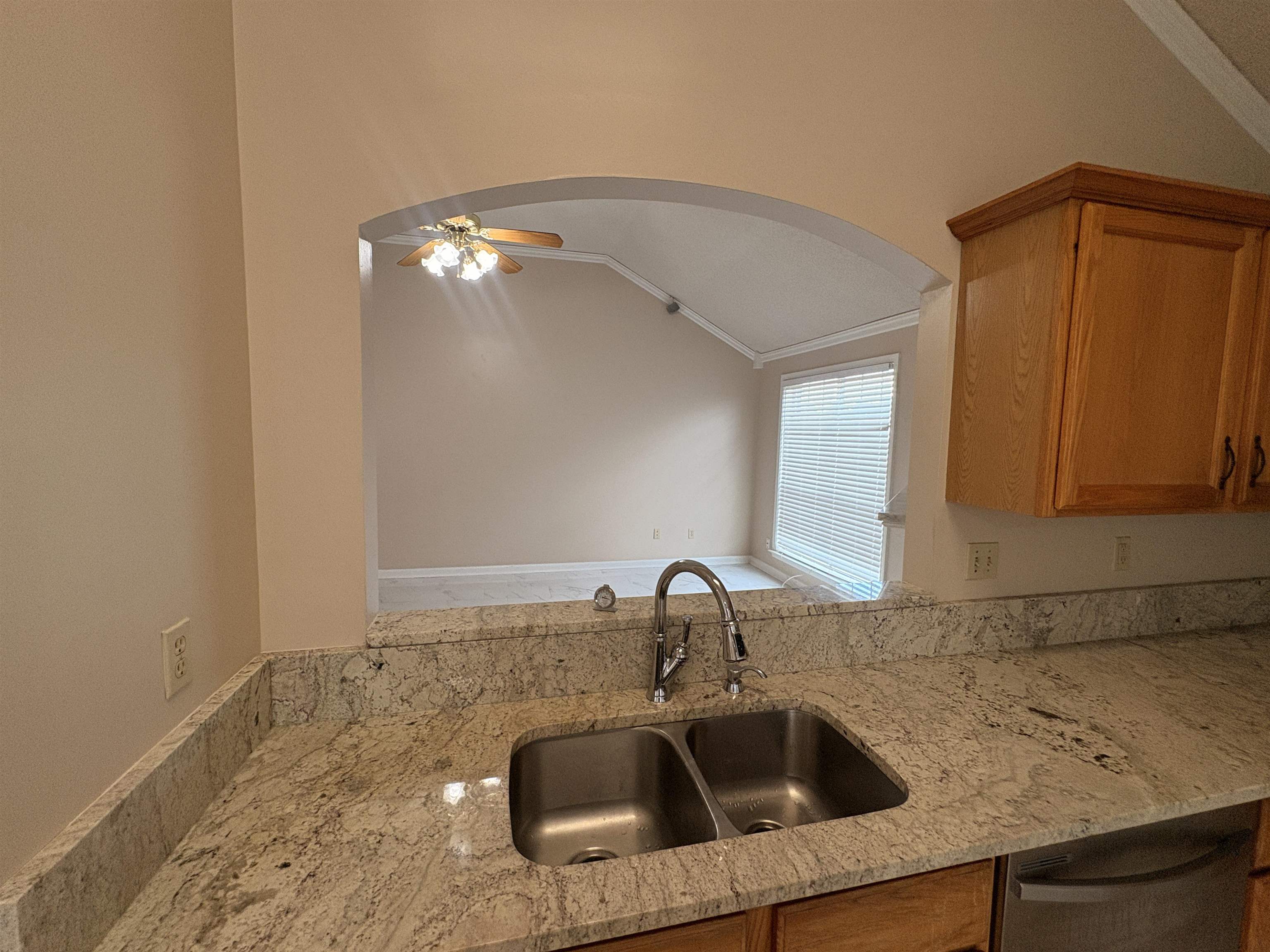 390 North Ericson Road Cordova, TN 38018 - Photo 5 of 23