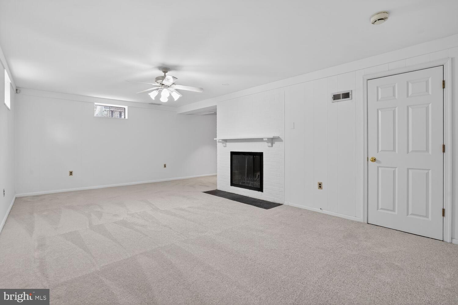 2420 Cameron Mills Road Alexandria, VA 22302 - Photo 40 of 45 a view of empty room with fan