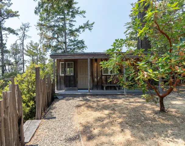 $3,500,000 | 46900 Gypsy Flat Road, Gualala, CA 95445