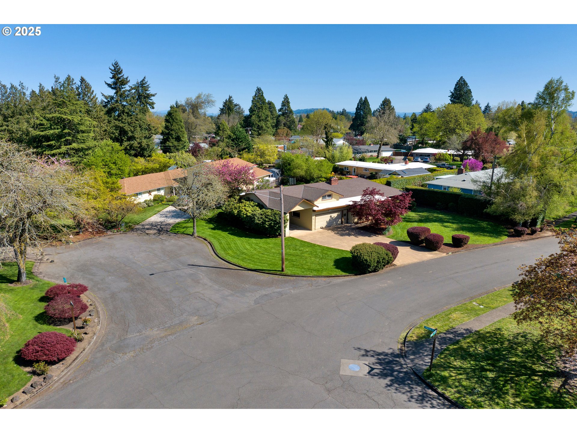925 Ascot Drive Eugene, OR 97401 - Photo 42 of 44