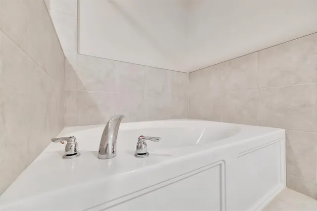 $2,350 | 607 Royal Empress Drive, Ruskin, FL 33570