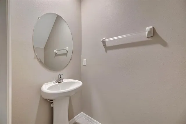 $2,350 | 607 Royal Empress Drive, Ruskin, FL 33570