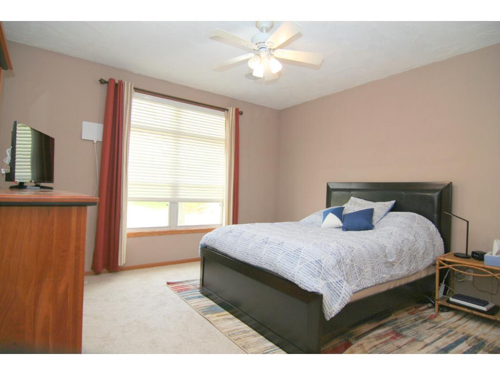 7989 Autumn Ridge Way Chanhassen, MN 55317 - Photo 11 of 20 Gallery Image 11