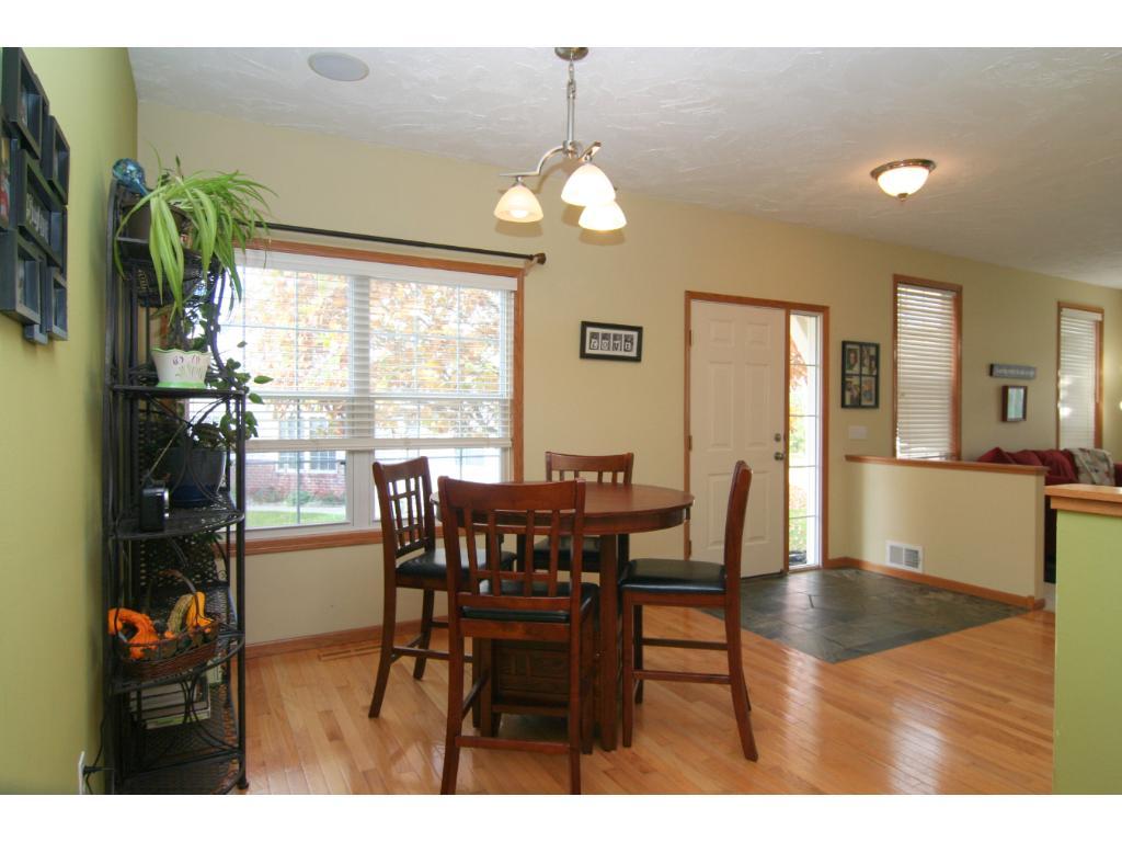 7989 Autumn Ridge Way Chanhassen, MN 55317 - Photo 3 of 20 Gallery Image 3