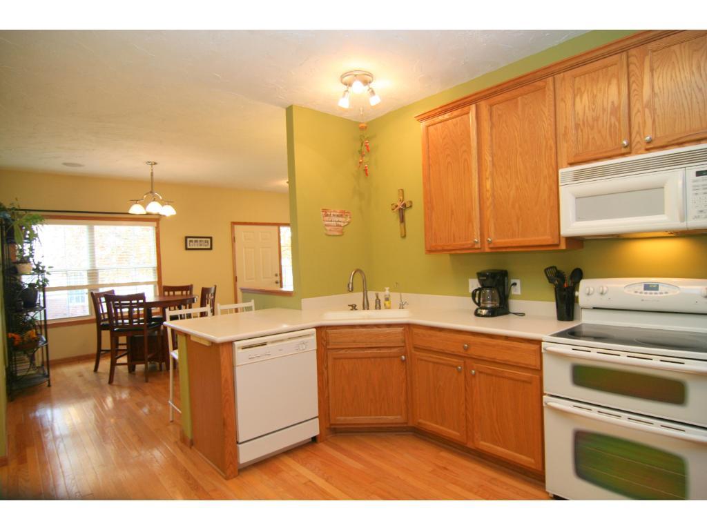 7989 Autumn Ridge Way Chanhassen, MN 55317 - Photo 4 of 20 Gallery Image 4