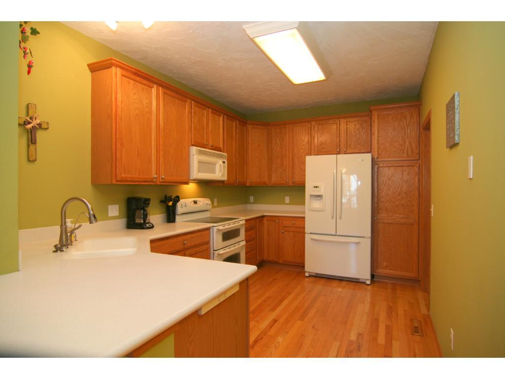 7989 Autumn Ridge Way Chanhassen, MN 55317 - Photo 5 of 20 Gallery Image 5