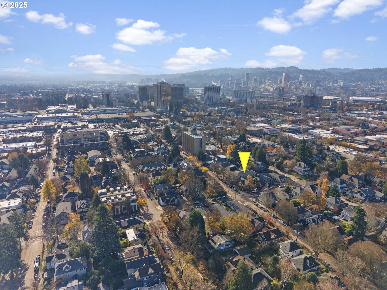 2013 Northeast 10th Avenue, Unit E Portland, OR 97212 - Photo 29 of 30 a view of a city