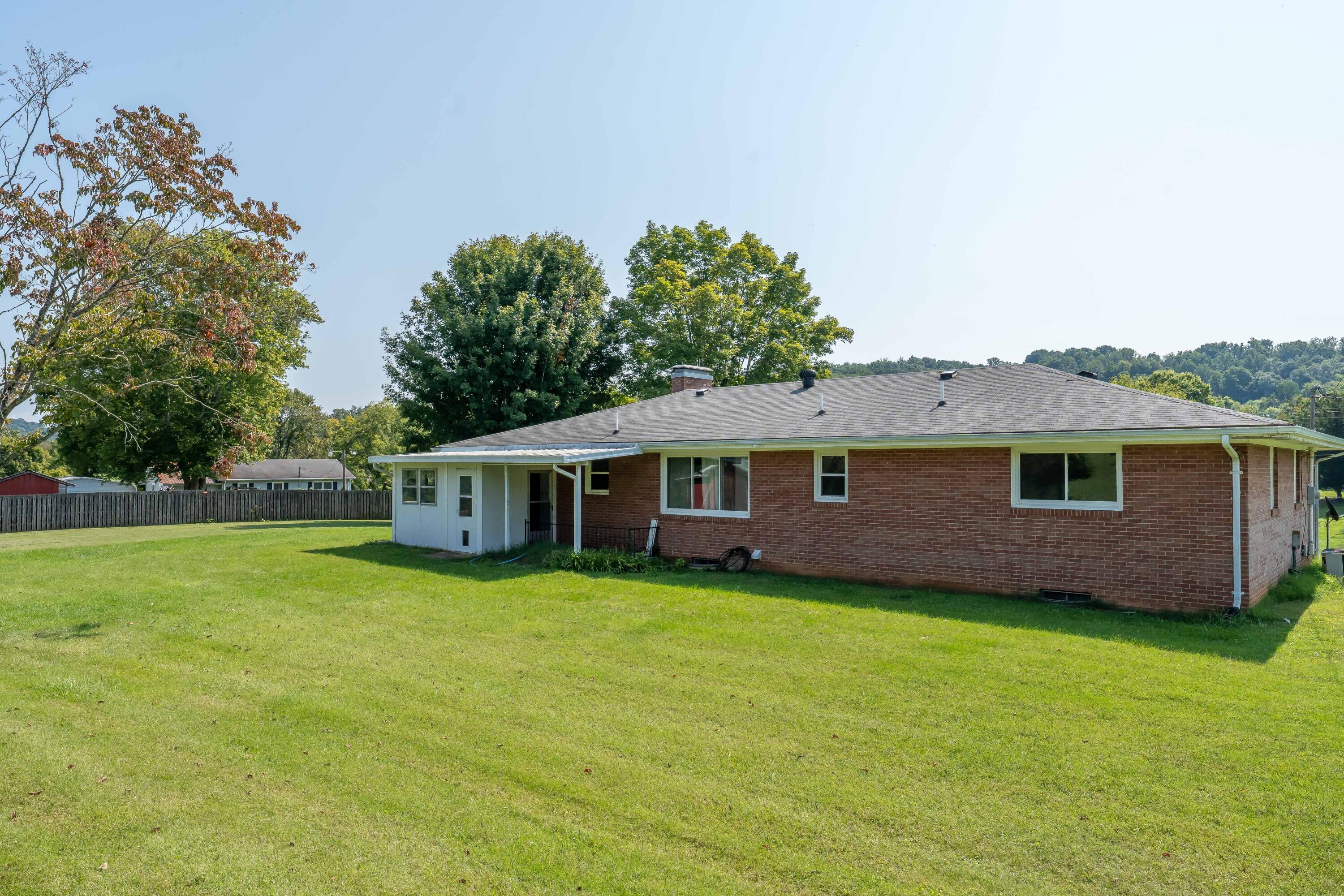 868 Smalling Road Johnson City, TN 37601 - Photo 11 of 63 868 Smalling Rd (43 of 71)