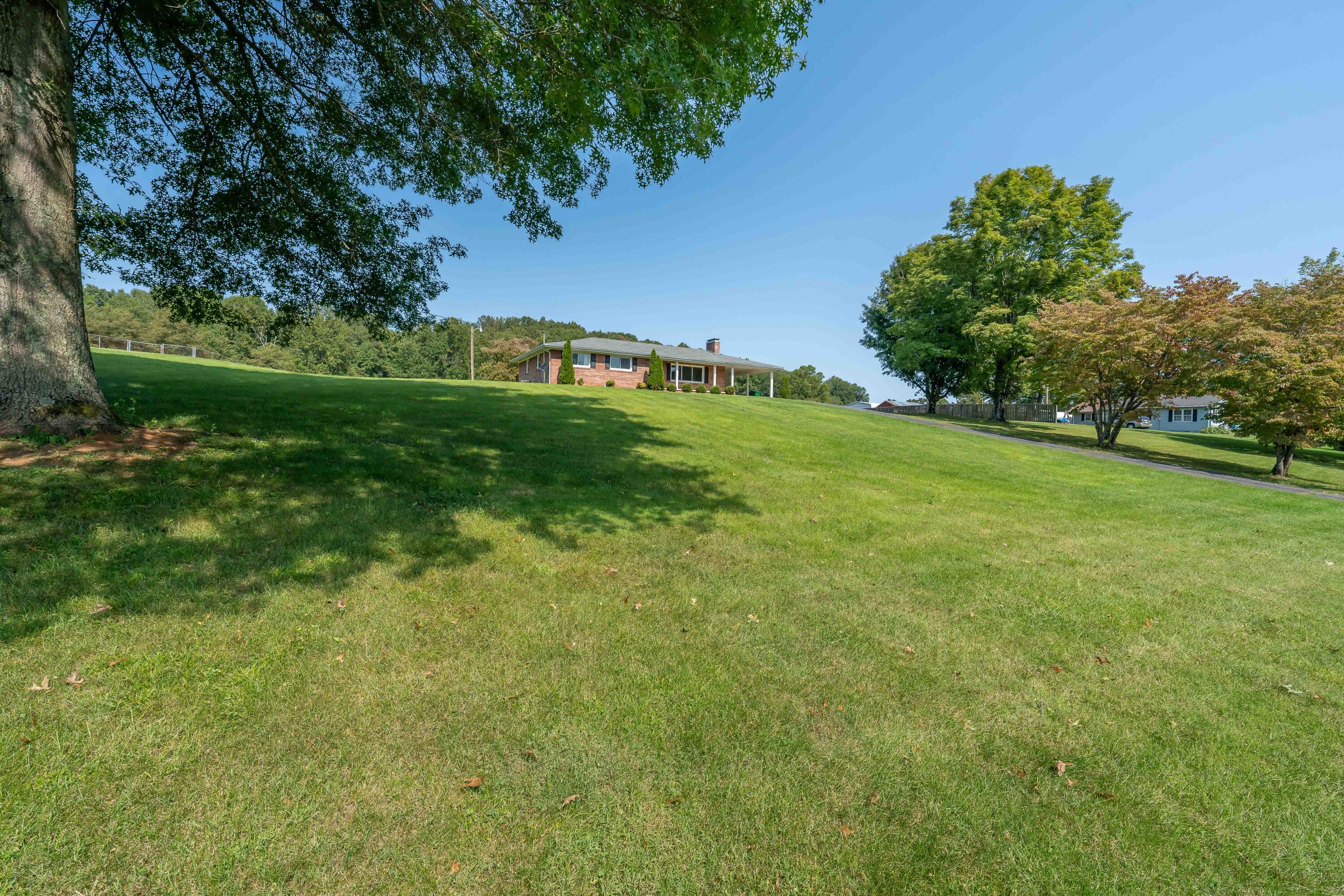 868 Smalling Road Johnson City, TN 37601 - Photo 45 of 63 868 Smalling Rd (24 of 71)