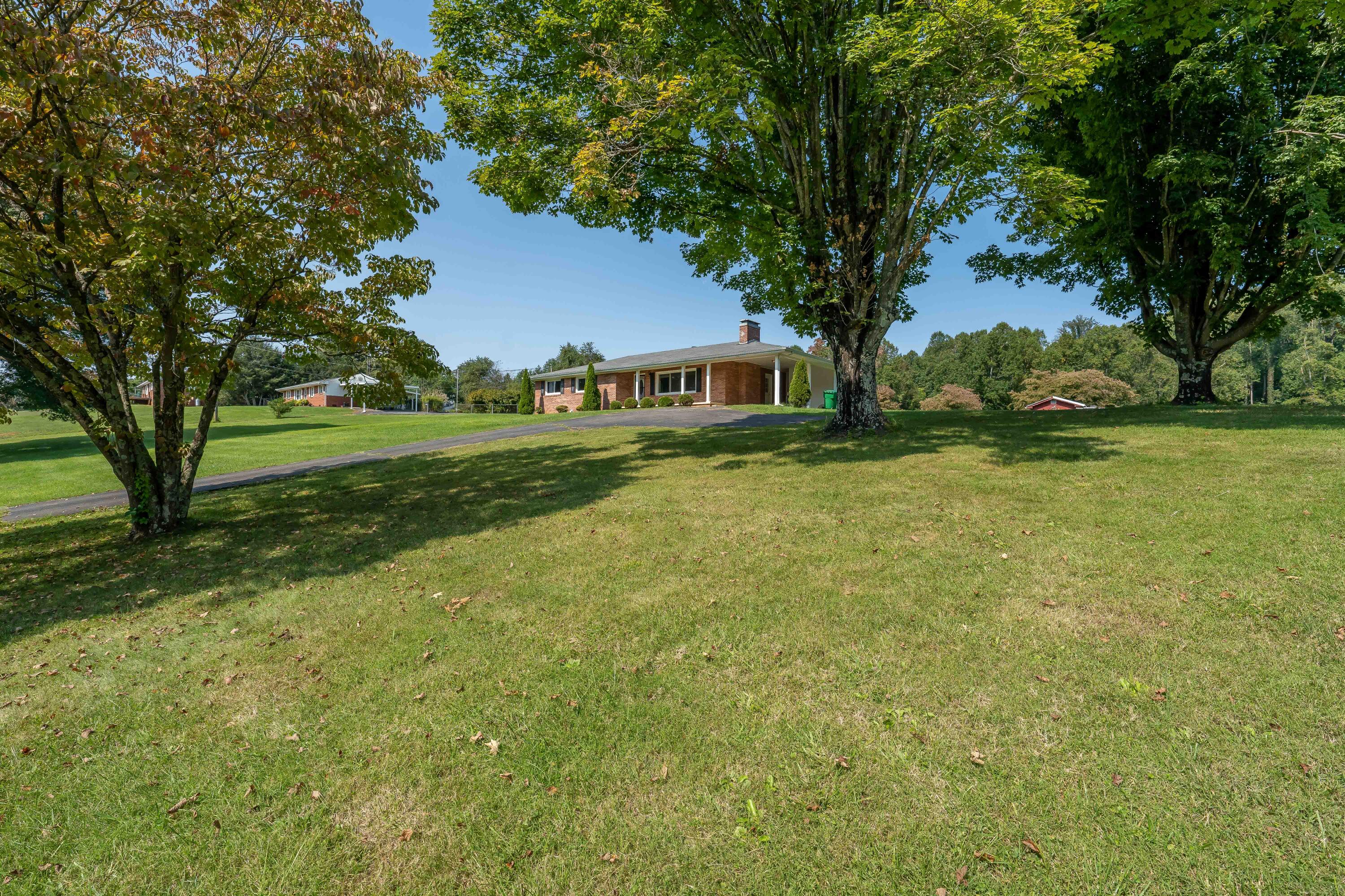868 Smalling Road Johnson City, TN 37601 - Photo 46 of 63 868 Smalling Rd (25 of 71)
