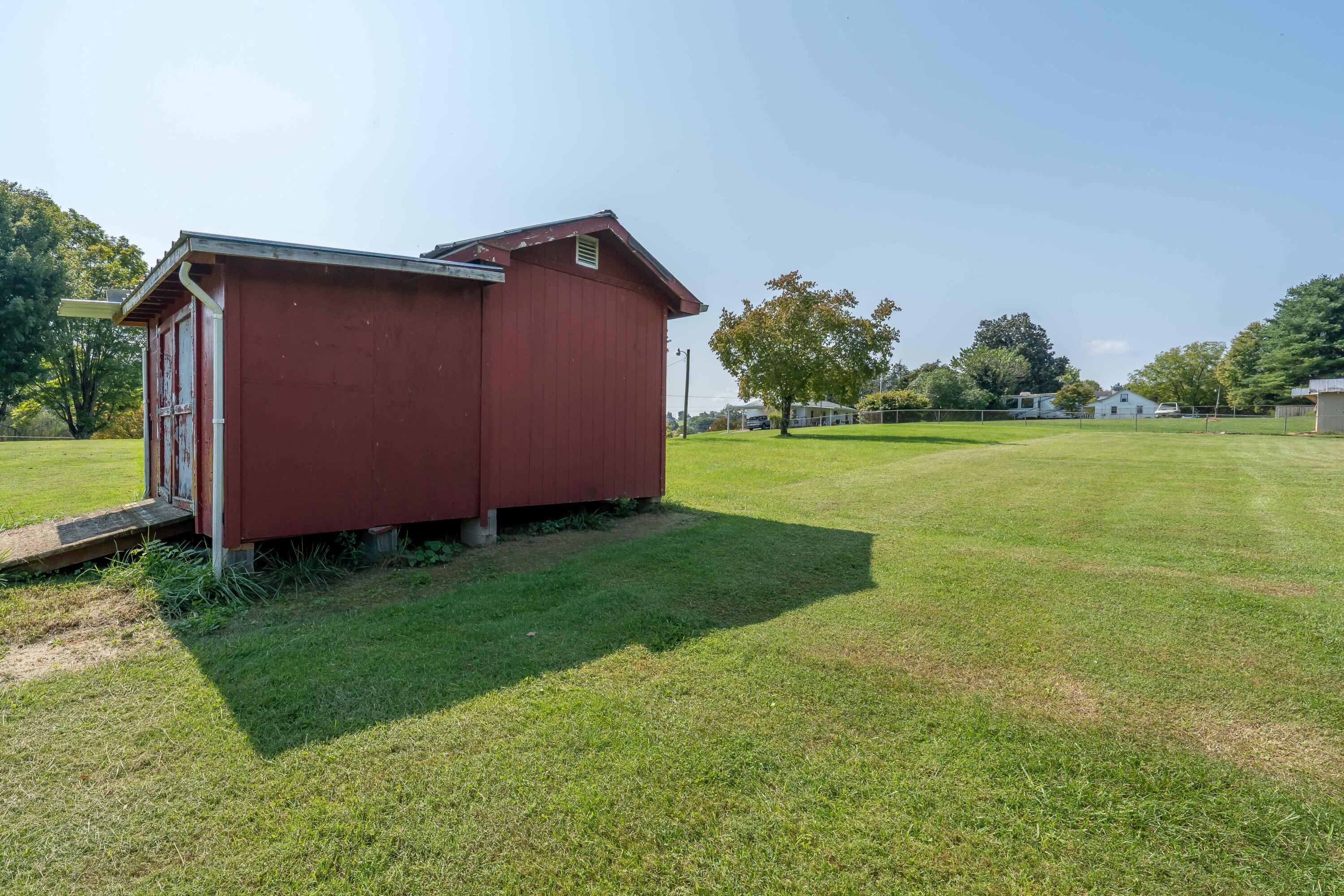 868 Smalling Road Johnson City, TN 37601 - Photo 49 of 63 868 Smalling Rd (41 of 71)
