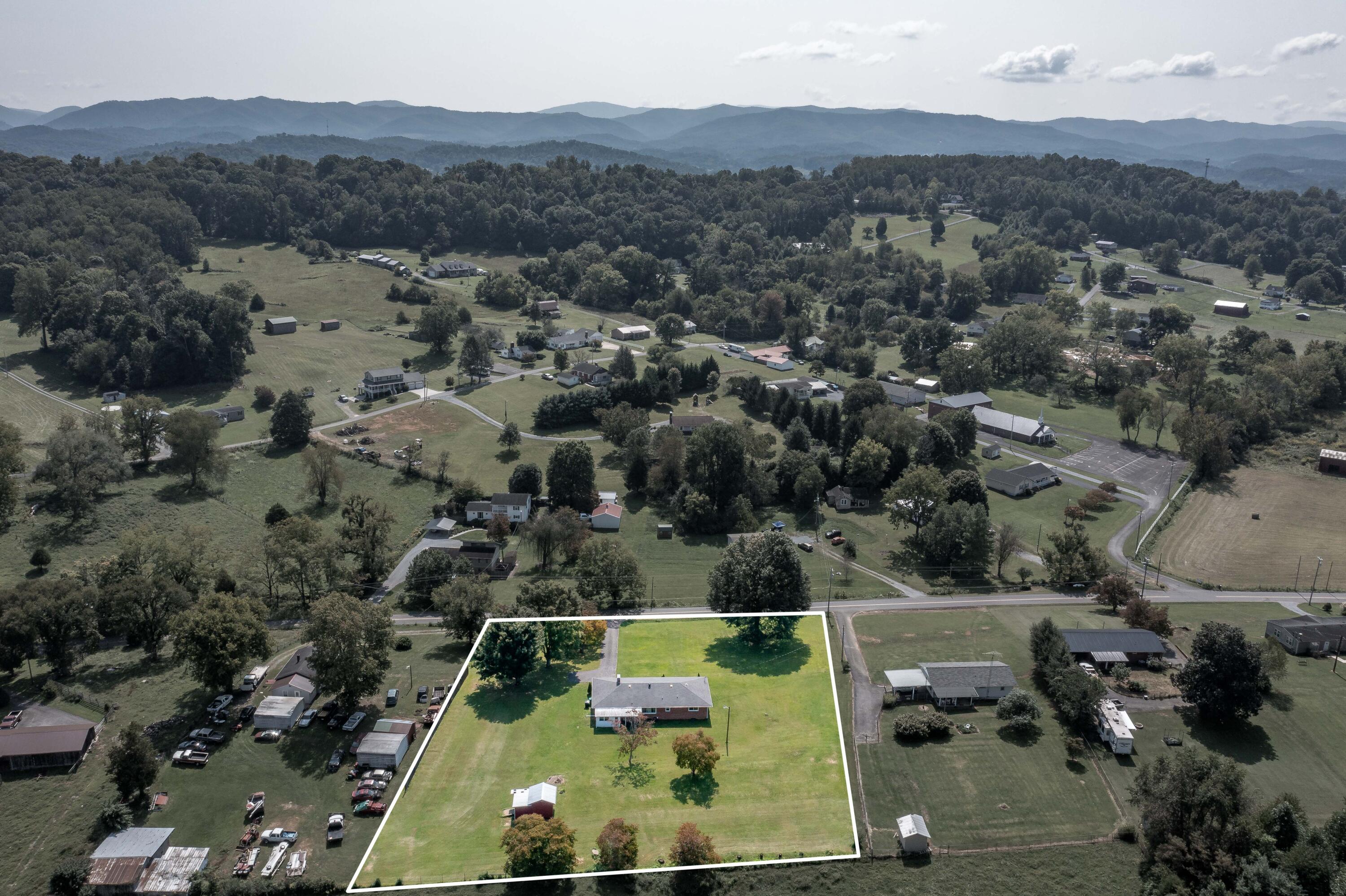 868 Smalling Road Johnson City, TN 37601 - Photo 55 of 63 868 Smalling Rd (6 of 71)