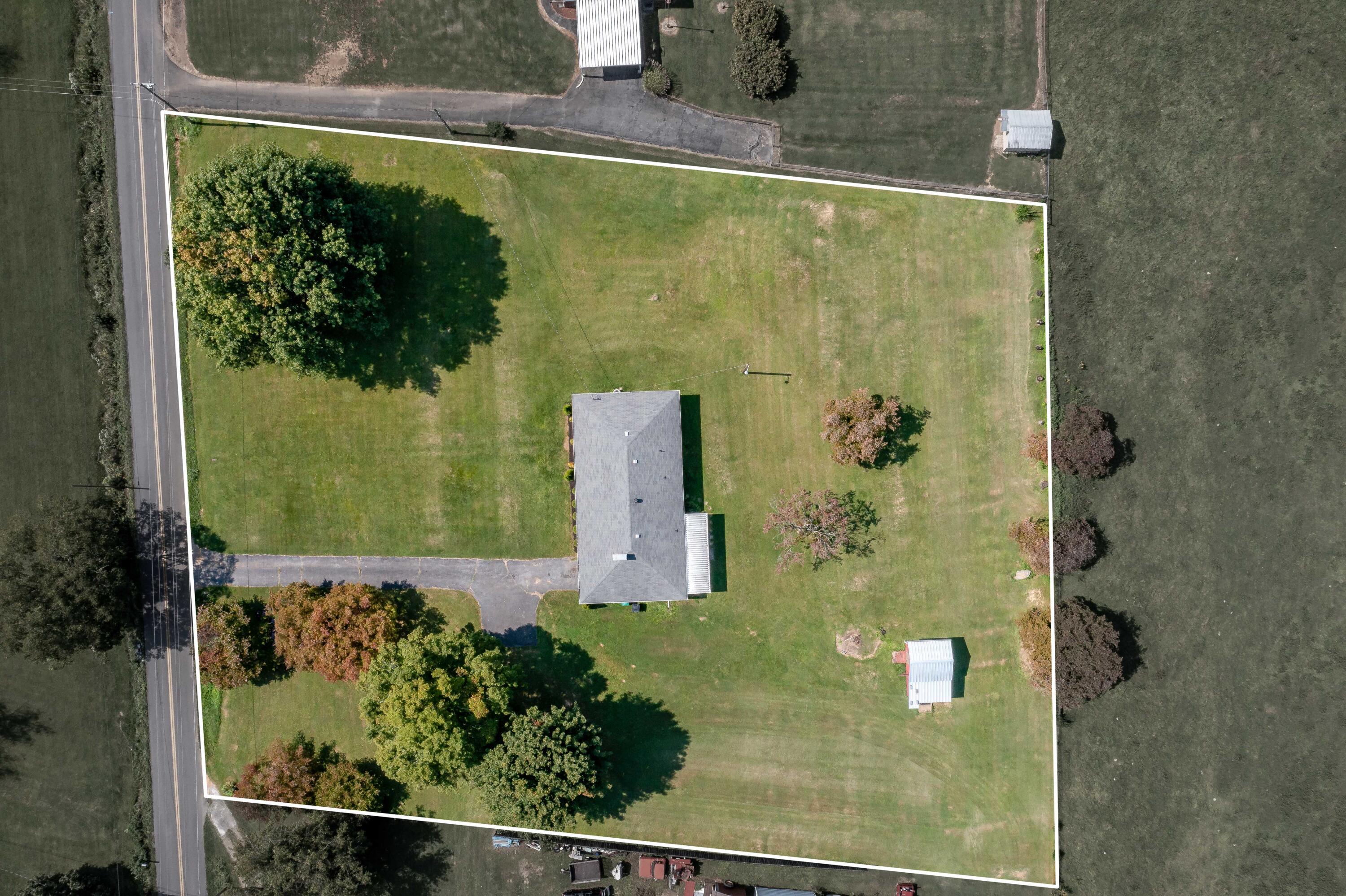 868 Smalling Road Johnson City, TN 37601 - Photo 57 of 63 868 Smalling Rd (8 of 71)