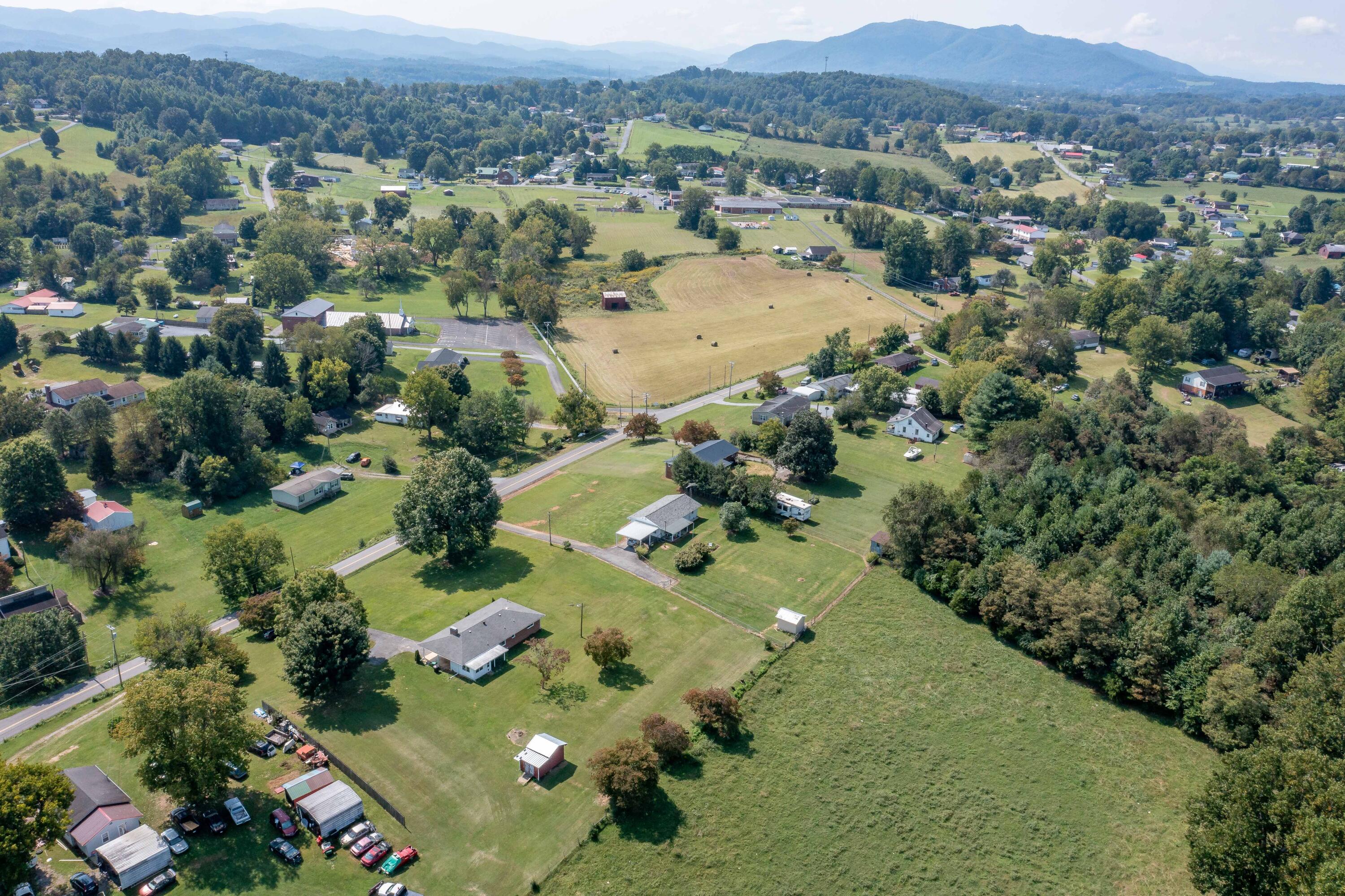 868 Smalling Road Johnson City, TN 37601 - Photo 60 of 63 868 Smalling Rd (12 of 71)