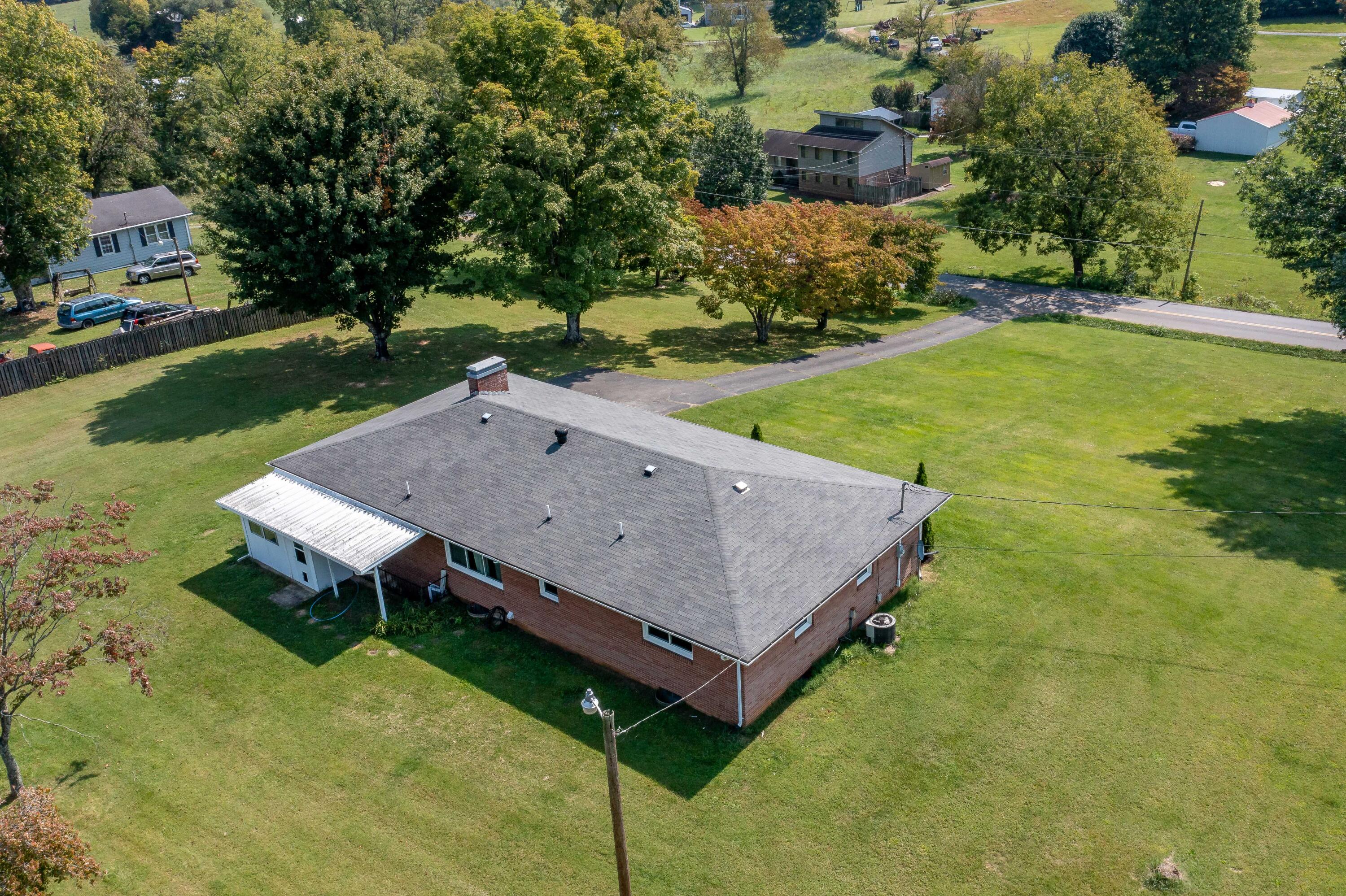868 Smalling Road Johnson City, TN 37601 - Photo 10 of 63 868 Smalling Rd (22 of 71)