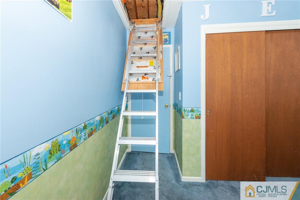 36 Hanover Square, Unit E Middlesex, NJ 08846 - Photo 16 of 23 a view of stairs