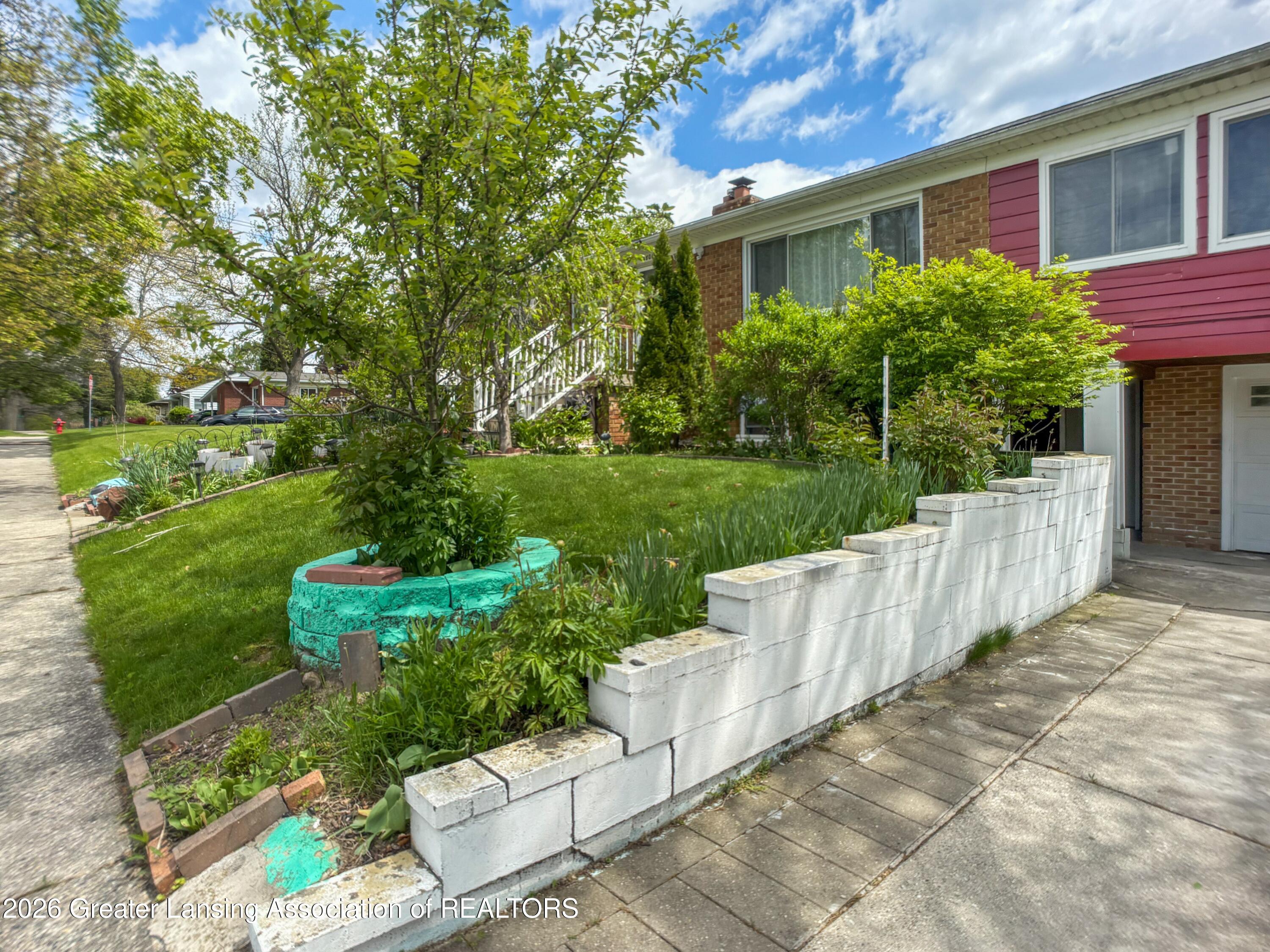 2801 Chatham Road Lansing, MI 48910 - Photo 4 of 50 IMG_5651