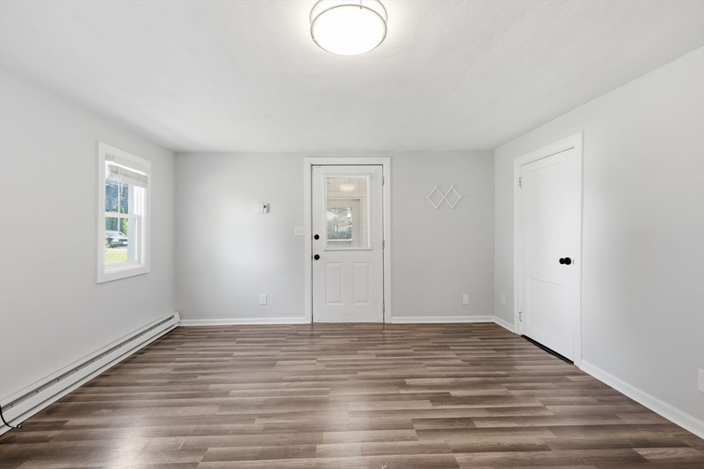 70 Milton Street Springfield, MA 01151 - Photo 7 of 37
