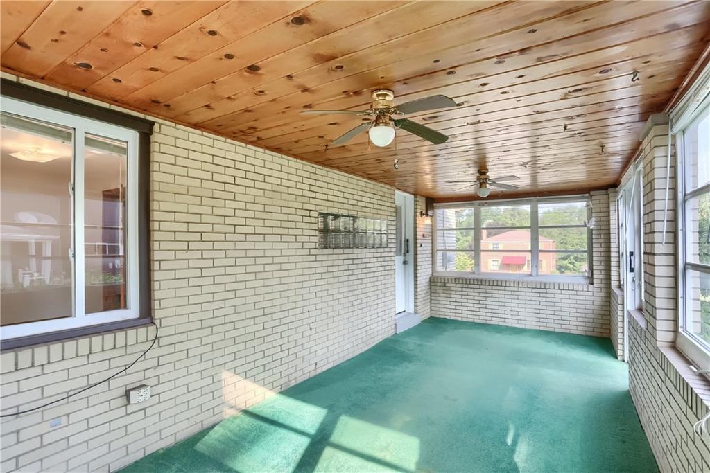 190 Rosscommon Road Wexford, PA 15090 - Photo 18 of 38 Bright sunroom to enjoy your morning coffe