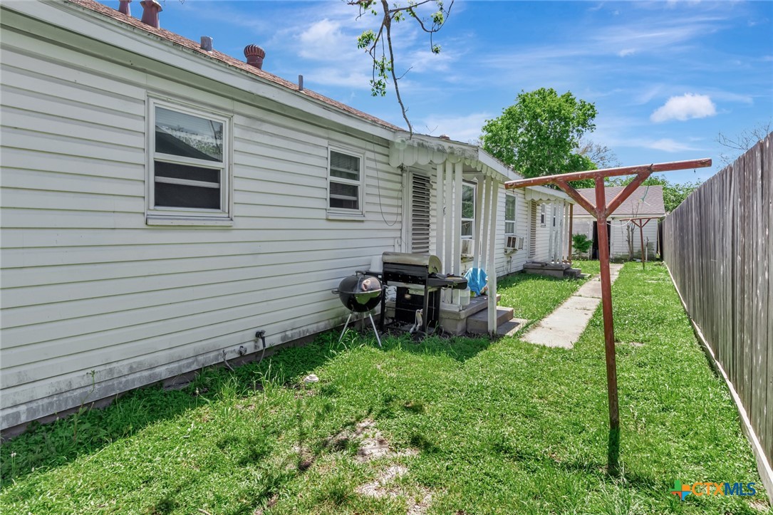 1005 Mac Arthur Street Victoria, TX 77901 - Photo 37 of 38